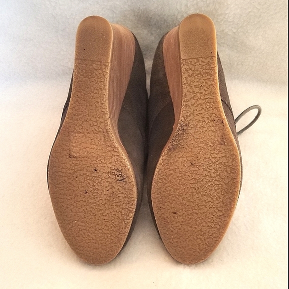 Express Gray Suede Lace Up Wedge Booties, Size 7 - Picture 8 of 9
